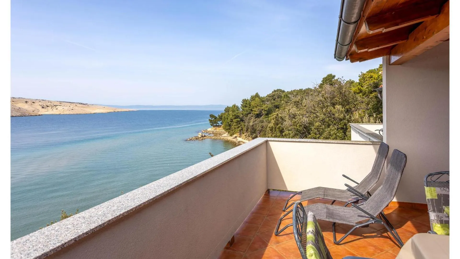 2 Bedroom Beautiful Apartment In Lopar Croatia